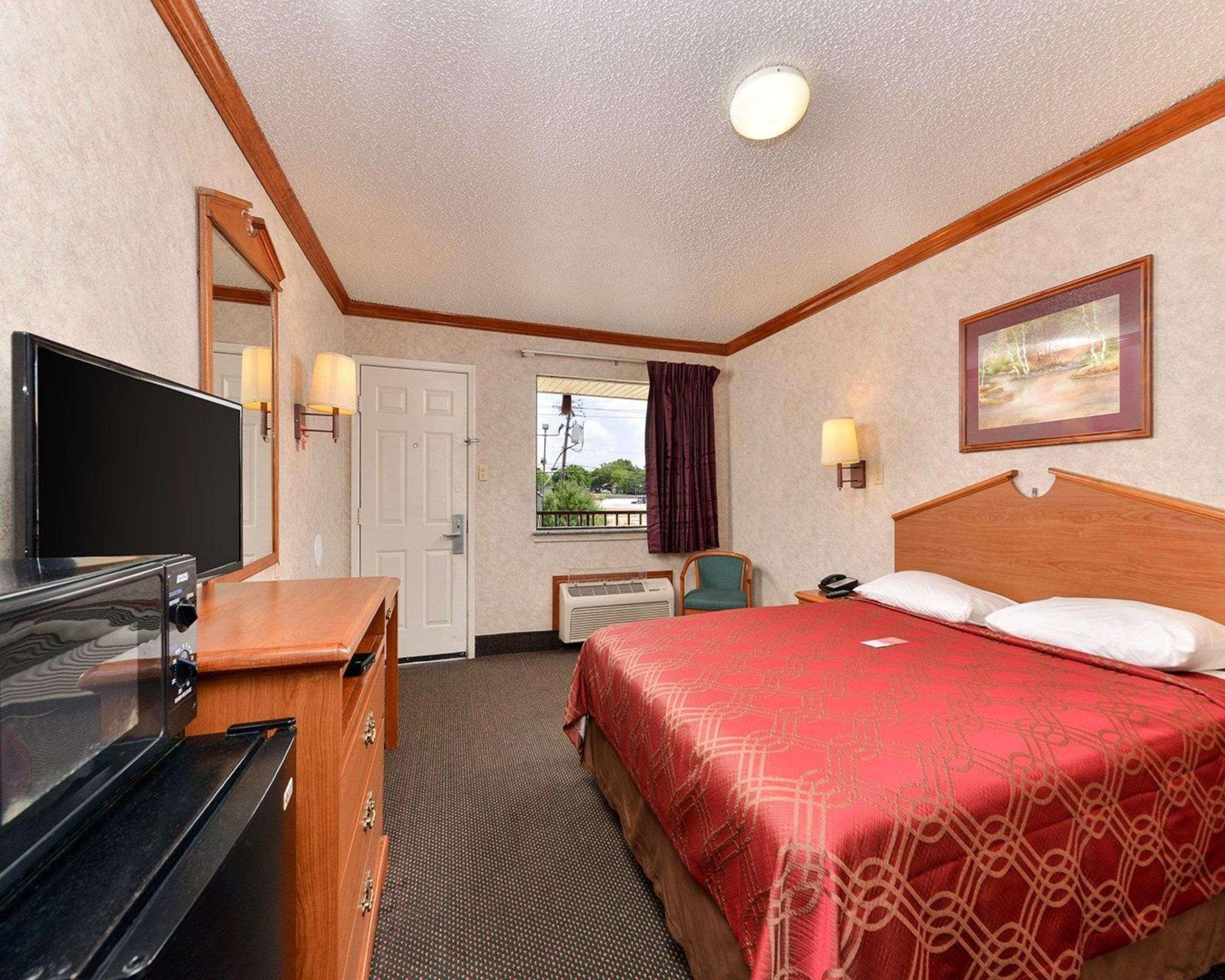 Econo Lodge Killeen Exterior photo